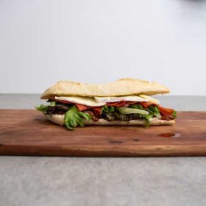Kalkunchorizzo med fransk brie & syltede rødløg
